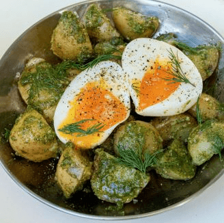 Ensaladita de papas, huevo y pesto