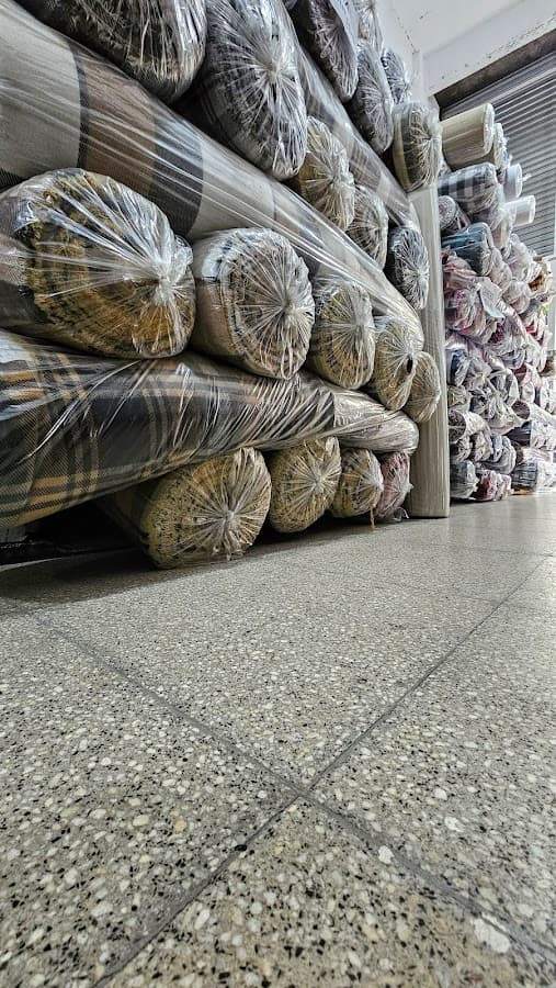 Ex-fábrica textil reconvertida en Villa Crespo, techo diente de sierra y ladrillo